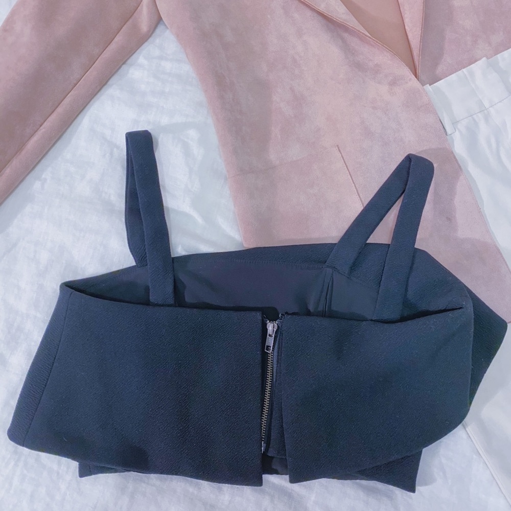 Structured Black Statement Ruffle Crop Top - Picture 7 of 7